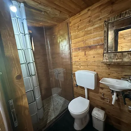 Shtepizat E Rames Agroturizem Tatil Evi Librazhet