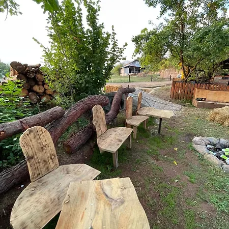 Shtepizat E Rames Agroturizem Tatil Evi *