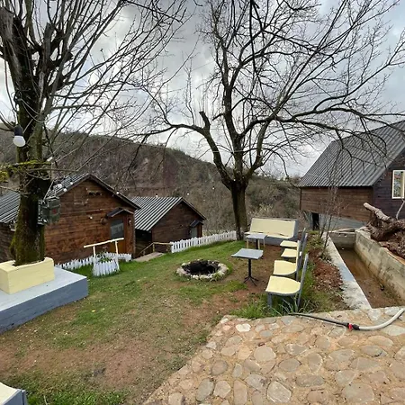 펜션 Shtepizat E Rames Agroturizem Librazhet