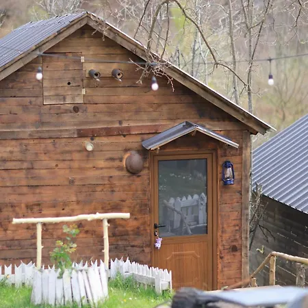 Nyaraló Shtepizat E Rames Agroturizem *